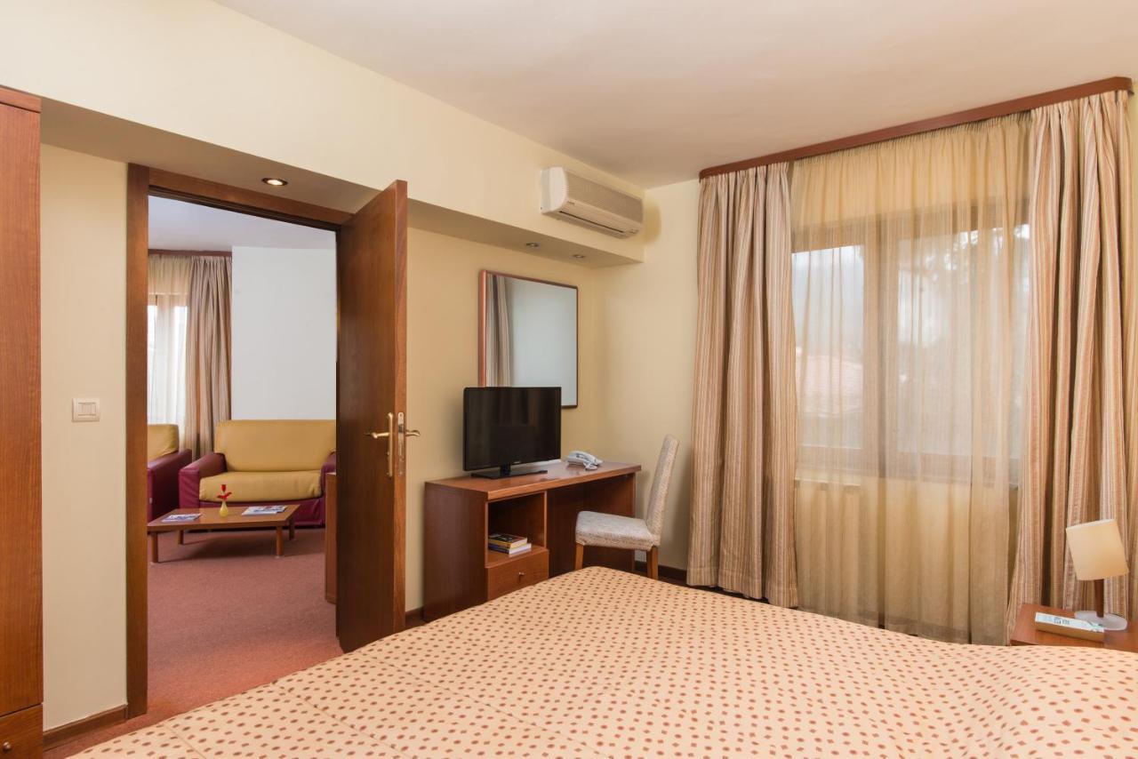 Hotel Pirin Bansko Exterior photo